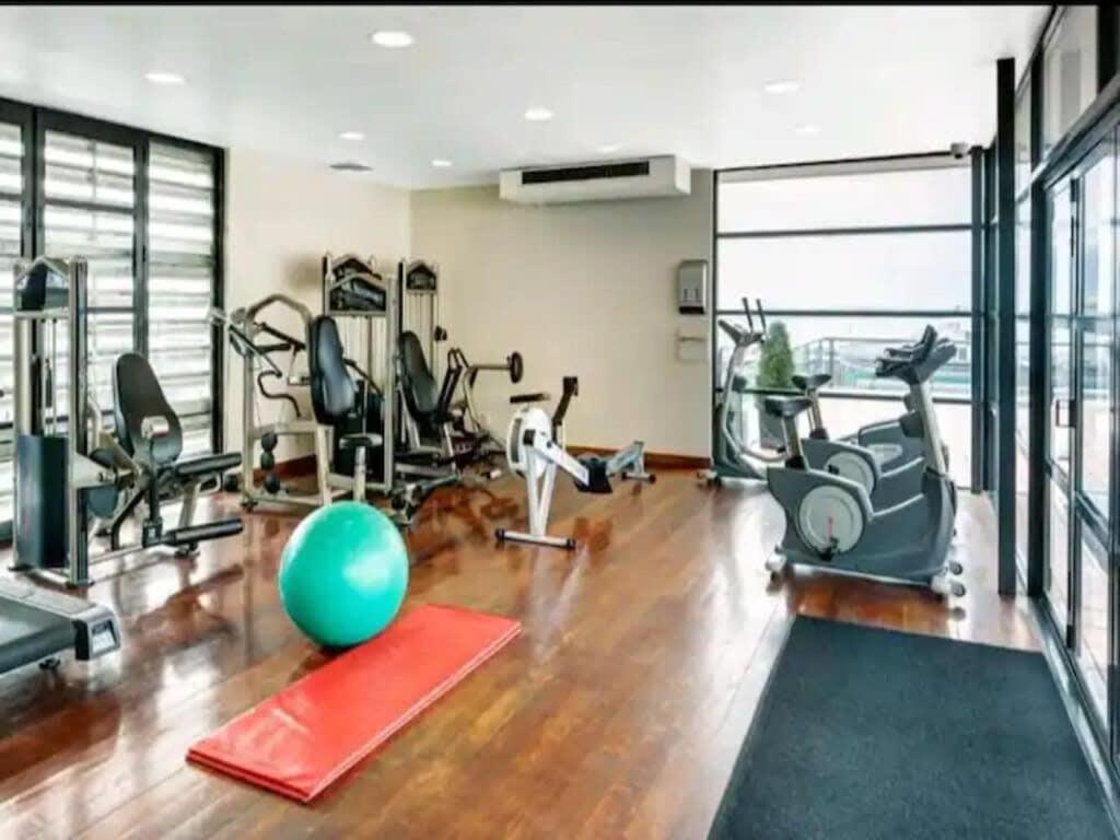 Lovely Bright Apartment With Balcony Pool And Gym Auckland Dış mekan fotoğraf