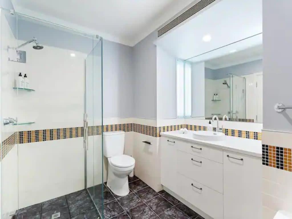 Lovely Bright Apartment With Balcony Pool And Gym Auckland Dış mekan fotoğraf