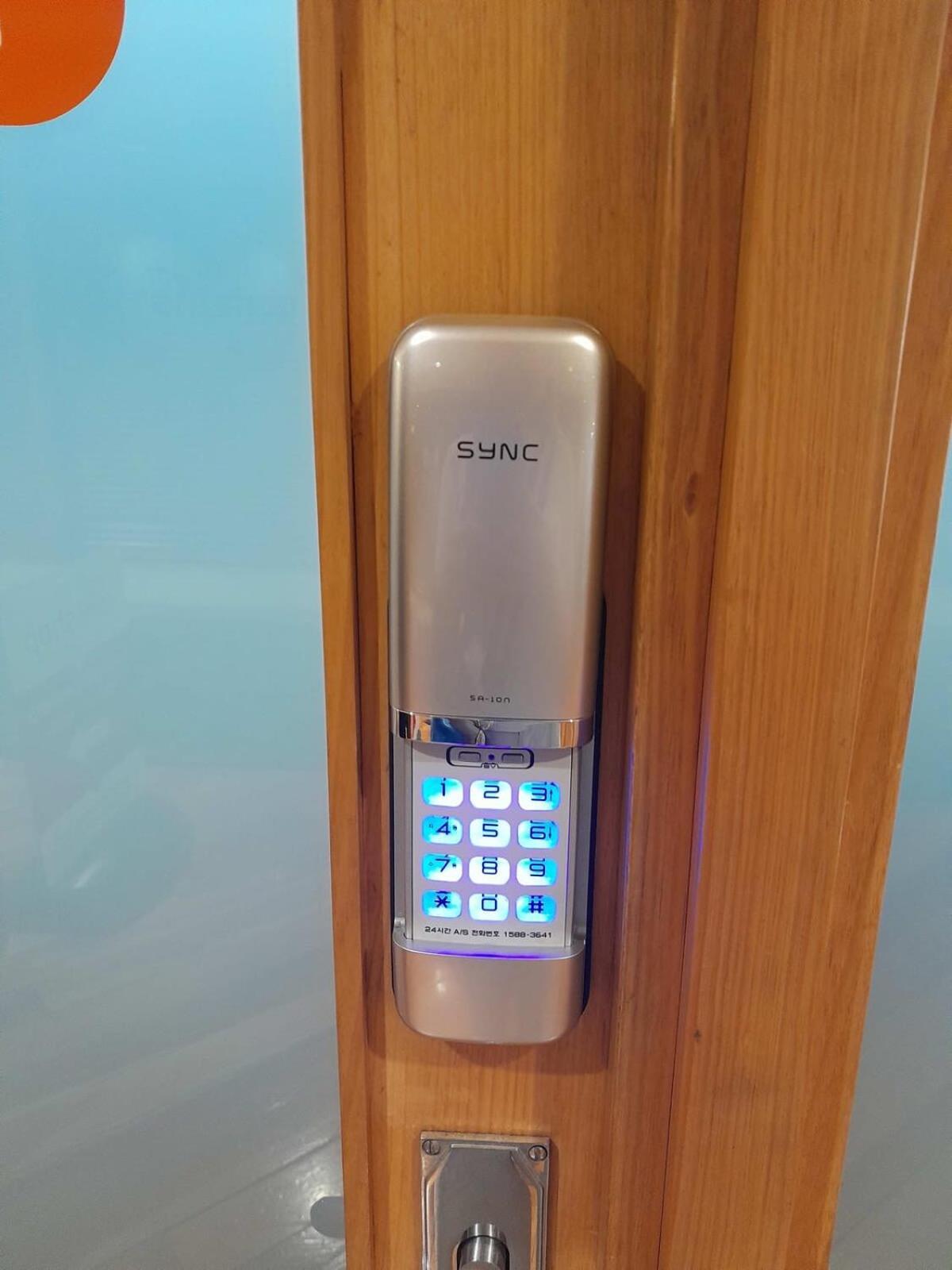 Lovely Bright Apartment With Balcony Pool And Gym Auckland Dış mekan fotoğraf